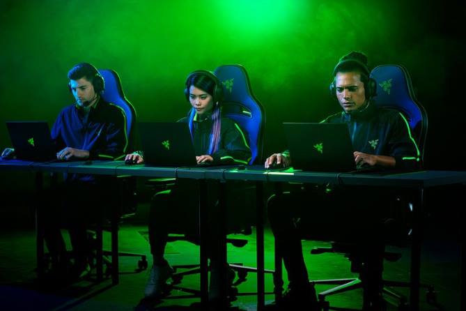 Schwarz Gaming-Audio FB2L85 Blackshark v2 pro Razer