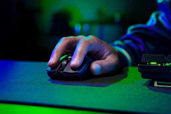Schwarz Mäuse FB2L50 viper v2 pro Razer