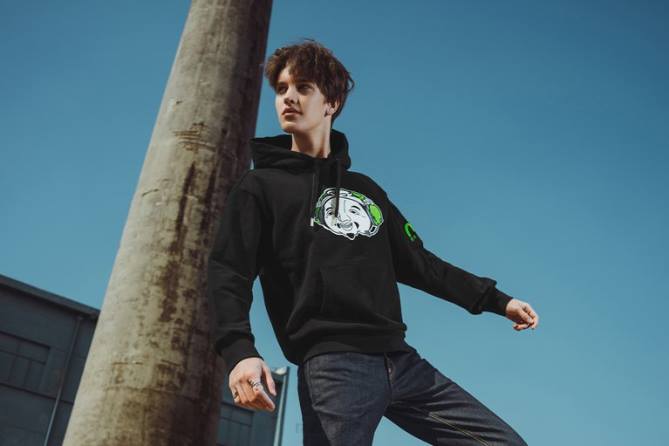 eine Farbe Bekleidung FB2L193 Evisu Godhead Kapuzenpullover Razer